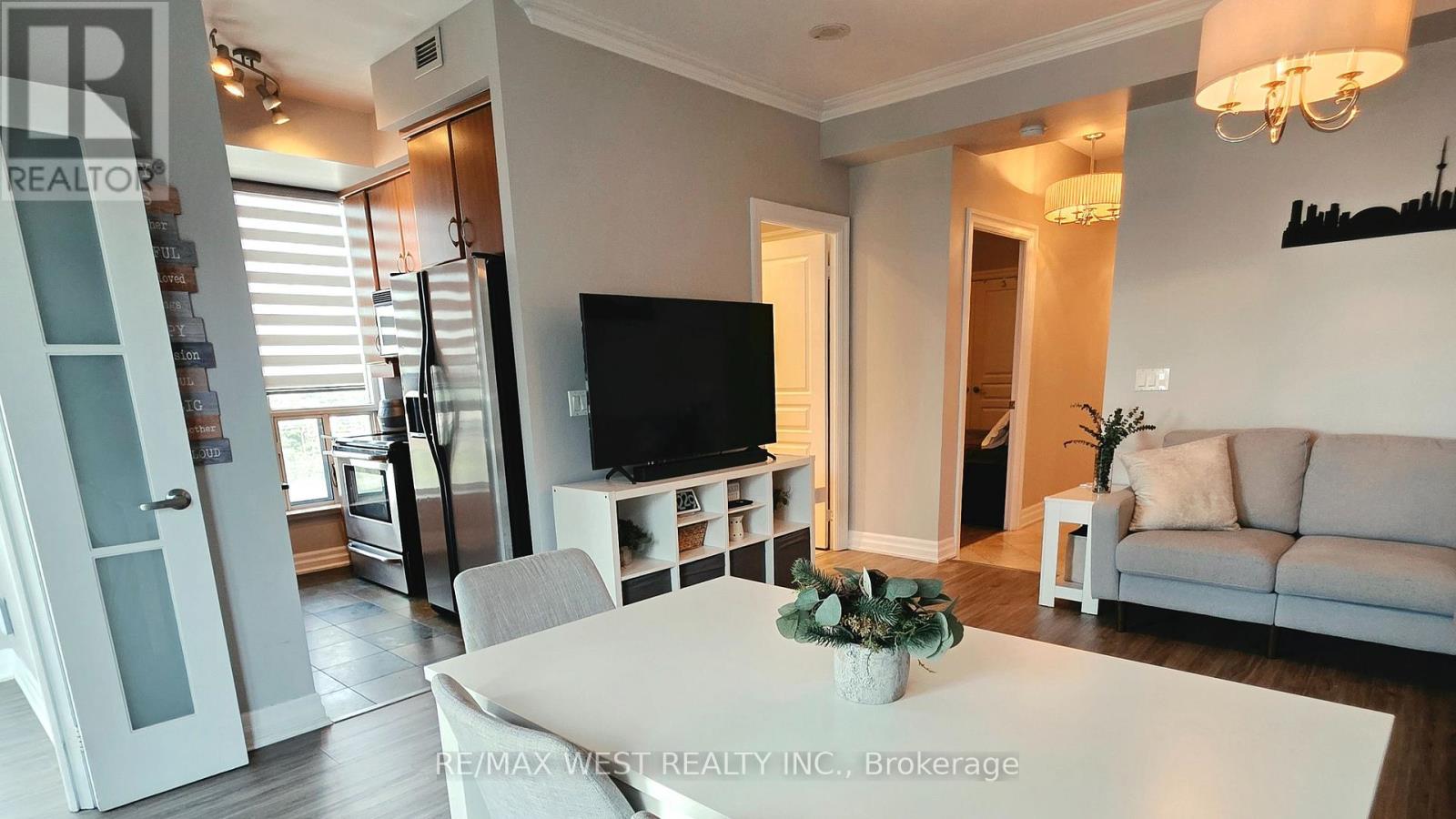 914 - 2083 Lake Shore Boulevard Property Photo 10