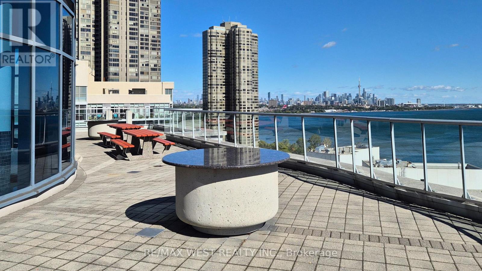 914 - 2083 Lake Shore Boulevard Property Photo 28