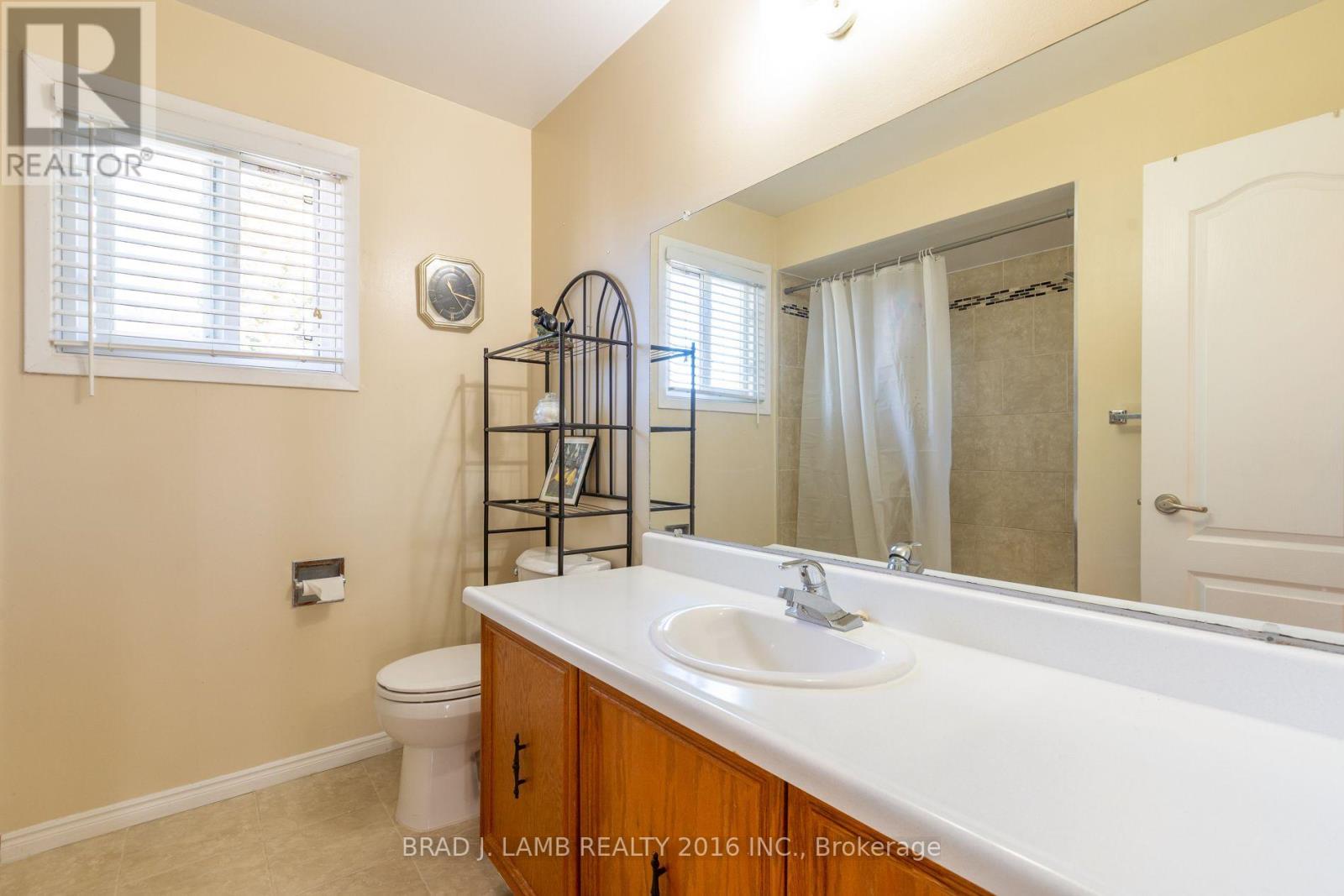 8 Burnley Place Property Photo 5