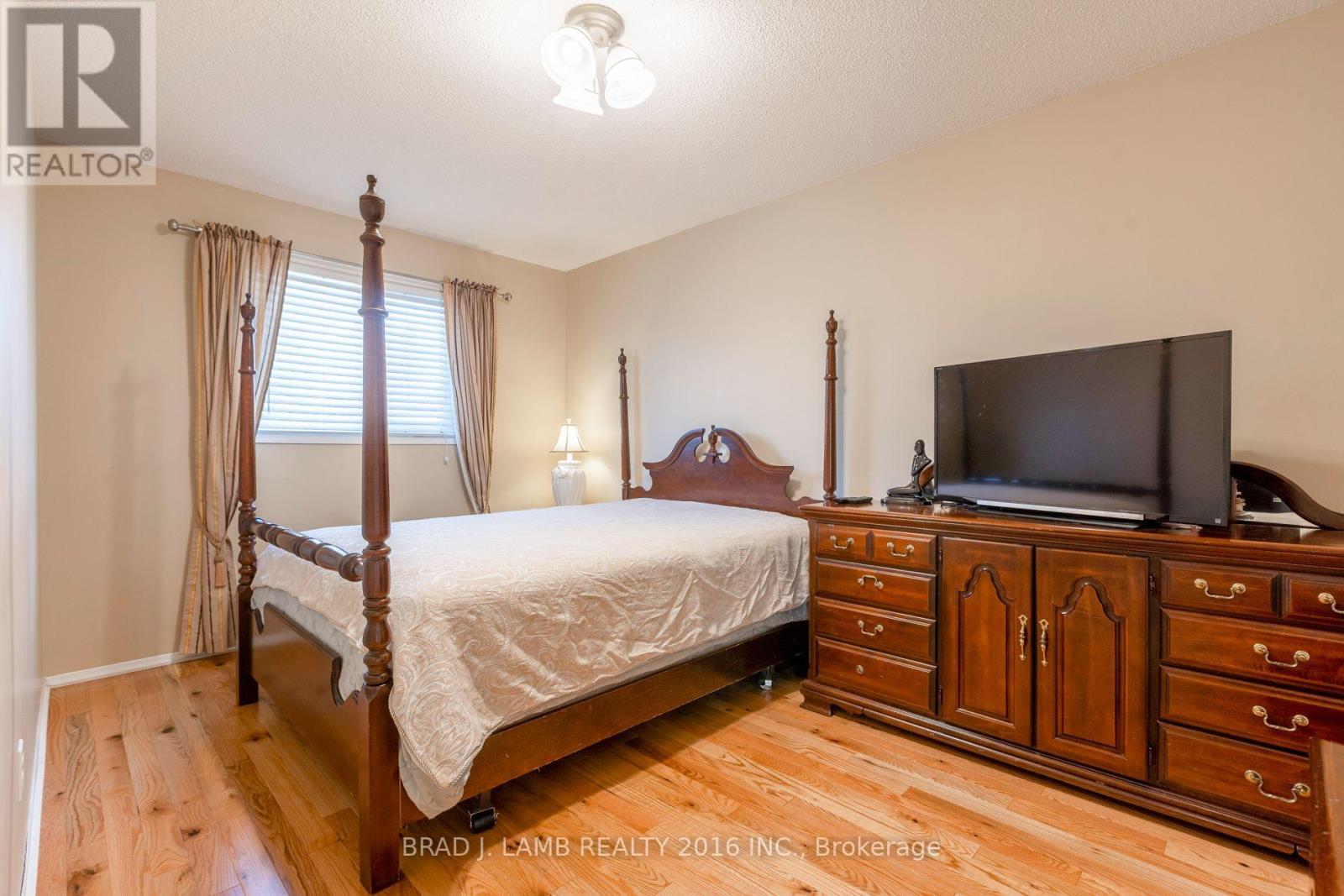 8 Burnley Place Property Photo 6