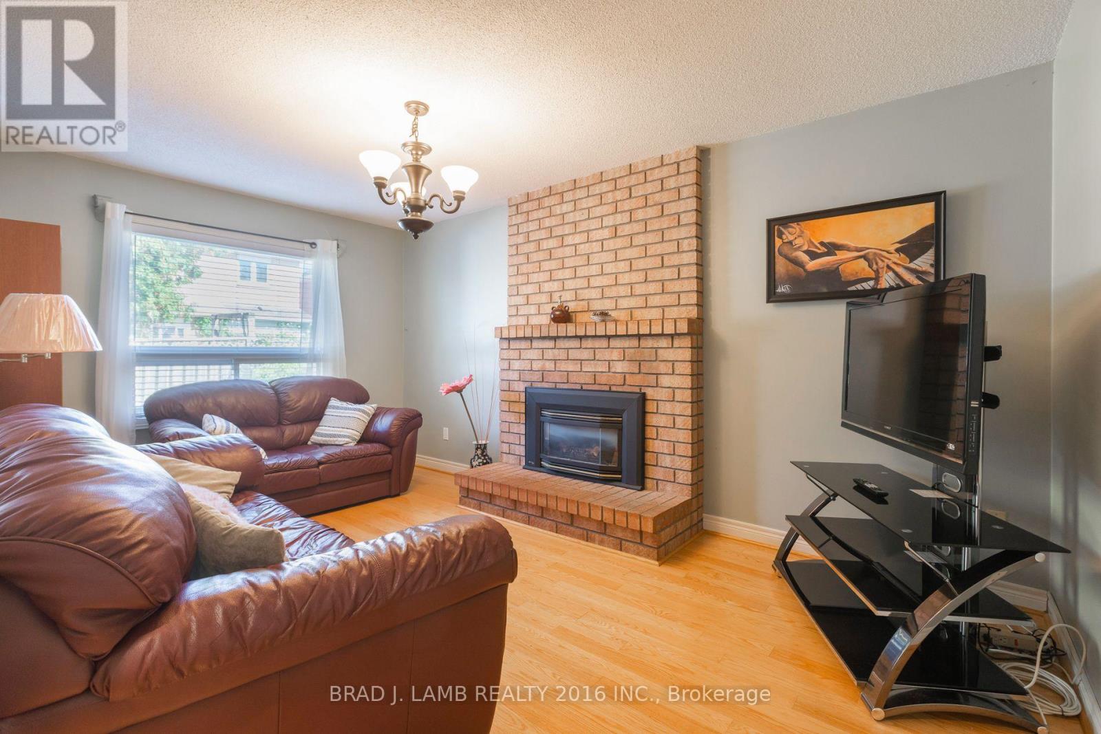 8 Burnley Place Property Photo 12