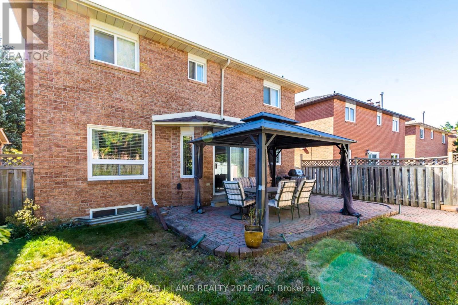 8 Burnley Place Property Photo 32