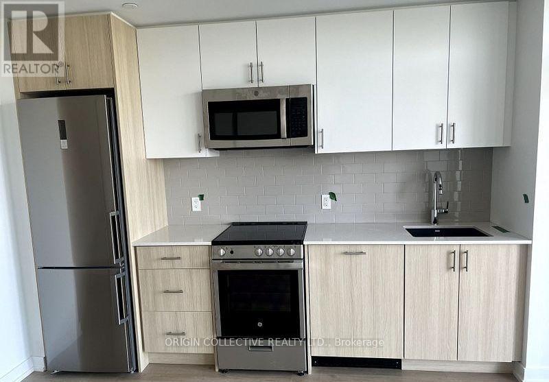 516 - 1195 The Queensway St (unfurnished) Property Photo 3