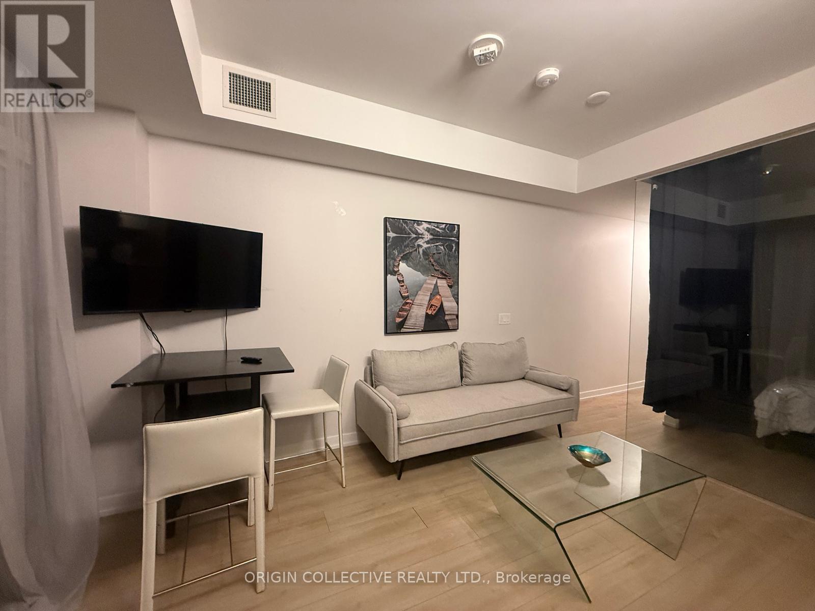 516 - 1195 The Queensway St (unfurnished) Property Photo 13