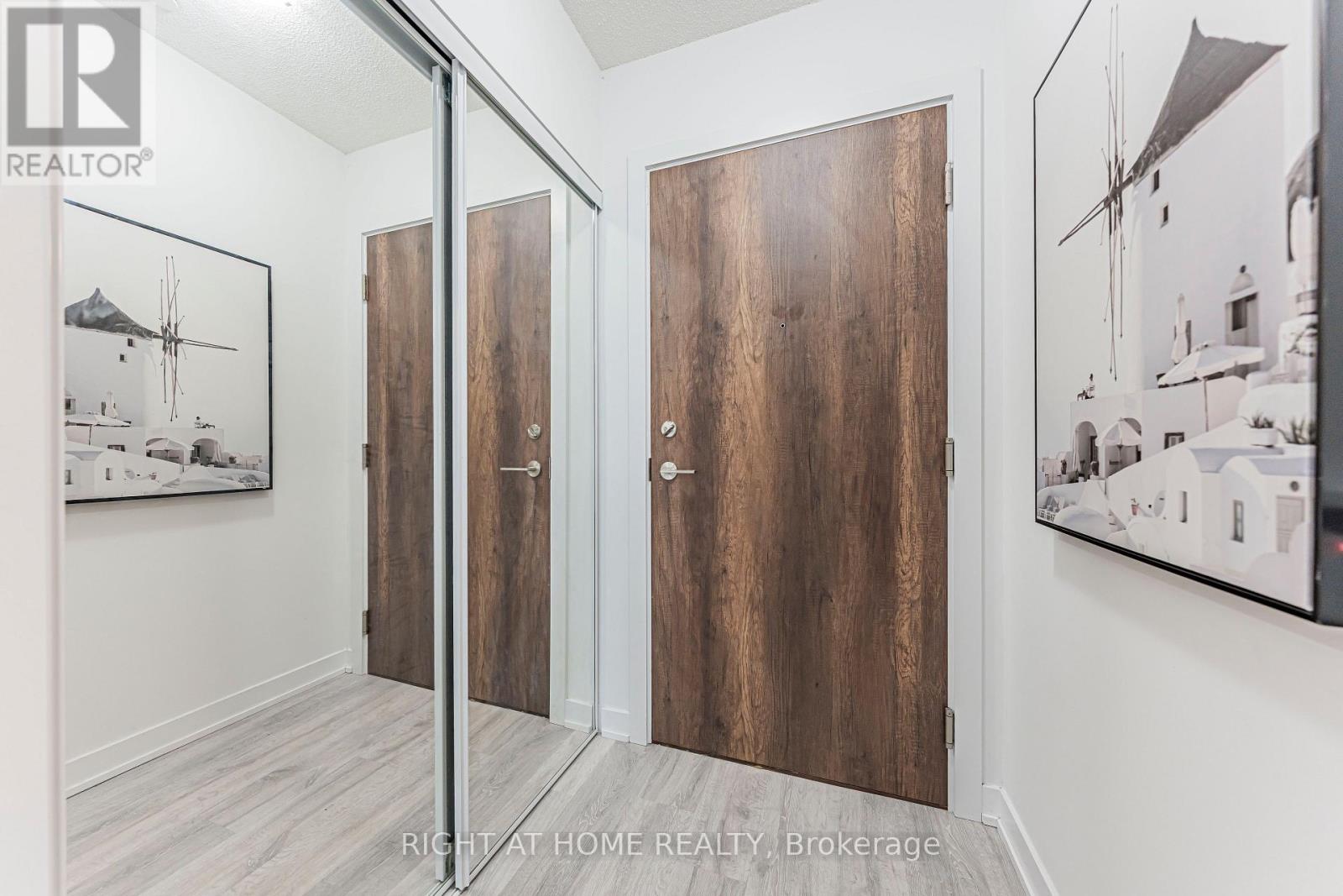 402 - 251 Manitoba Street Property Photo 2