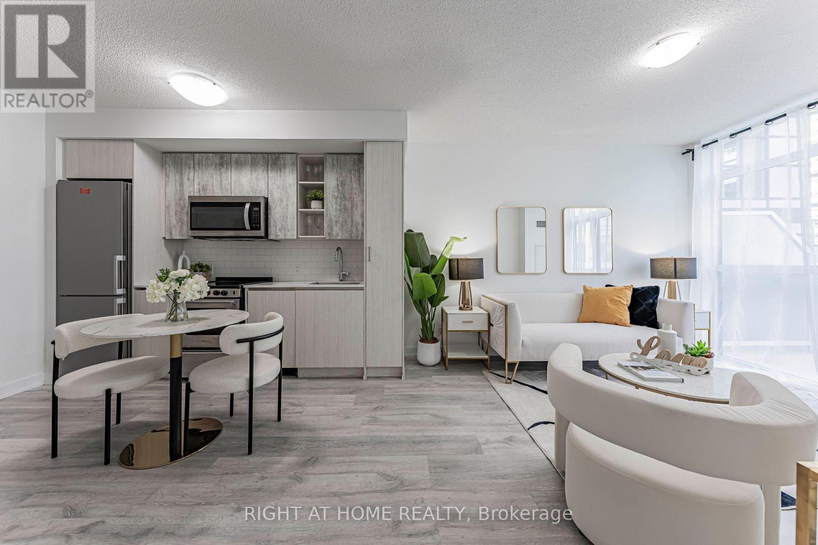 402 - 251 Manitoba Street Property Photo 5