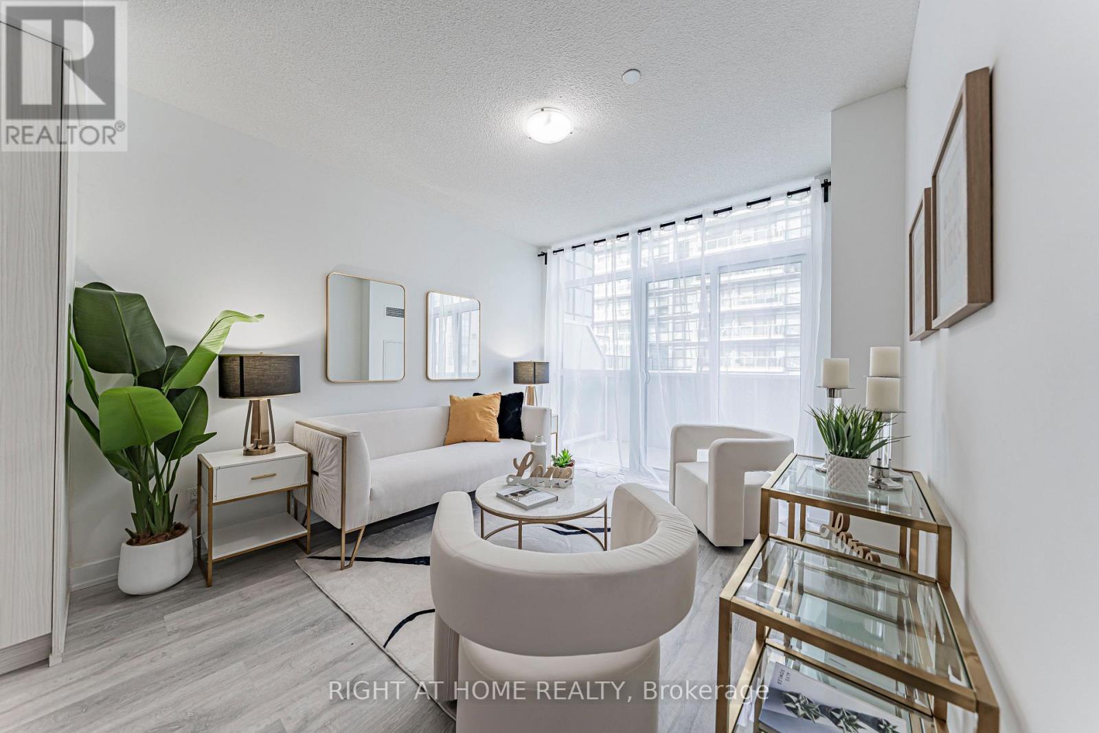 402 - 251 Manitoba Street Property Photo 7