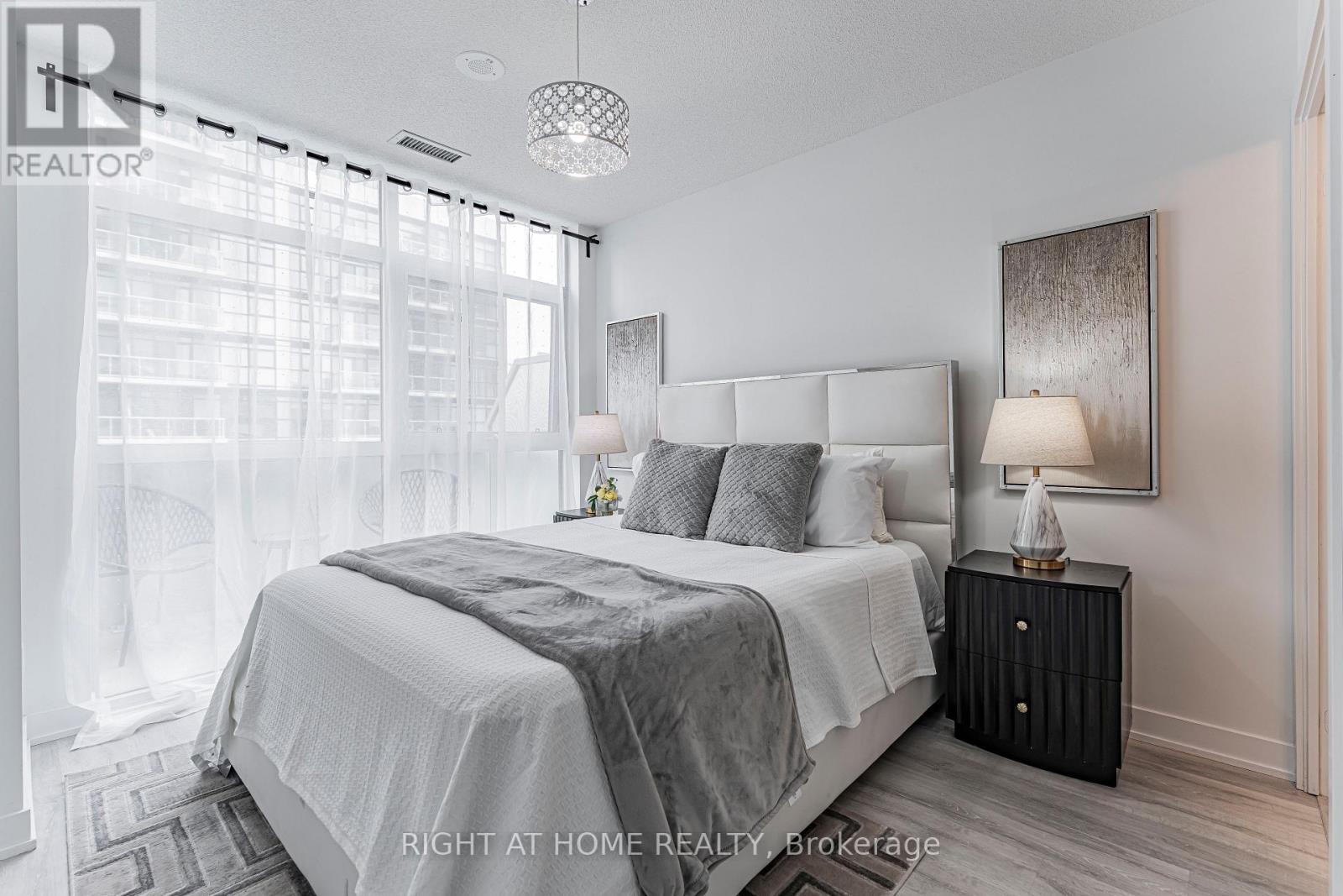 402 - 251 Manitoba Street Property Photo 11