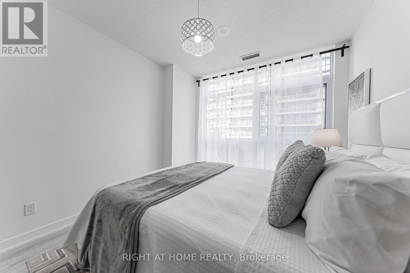 402 - 251 Manitoba Street Property Photo 13