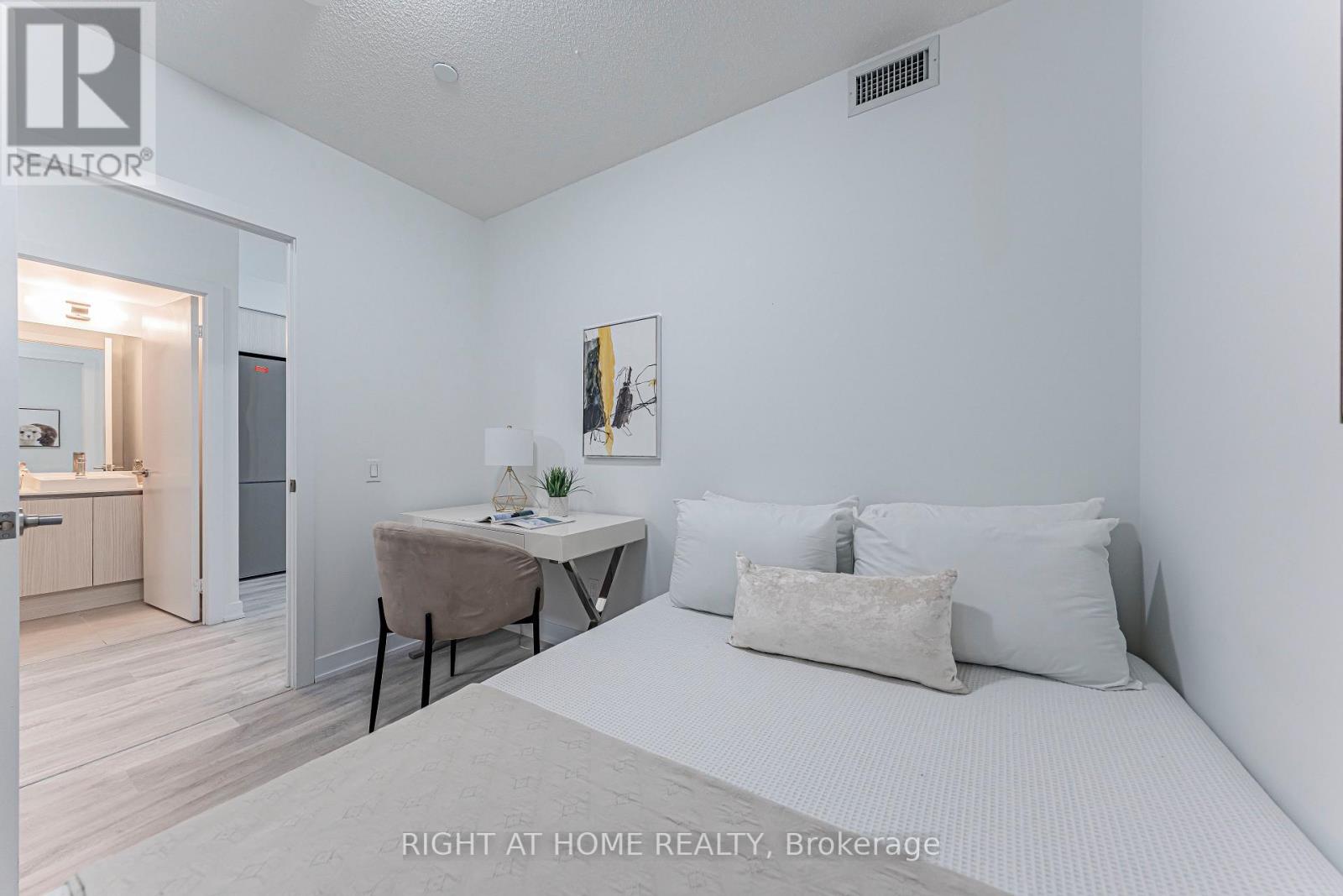402 - 251 Manitoba Street Property Photo 16