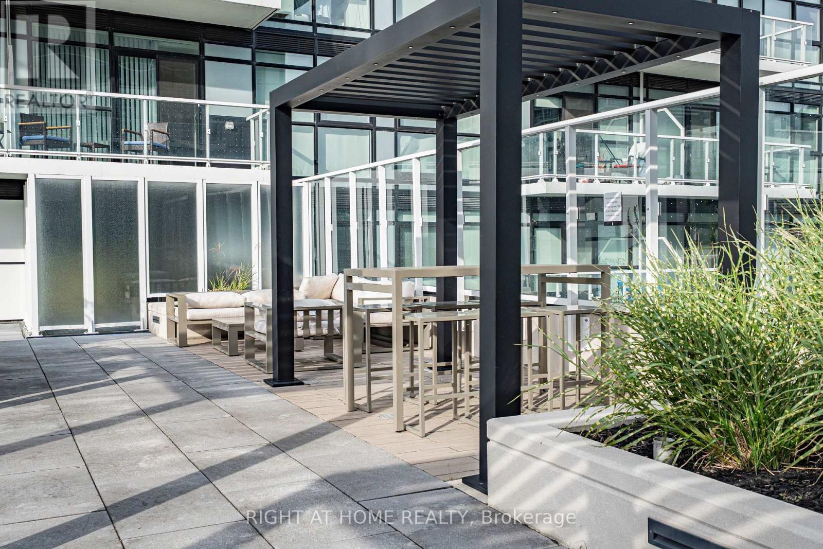 402 - 251 Manitoba Street Property Photo 27