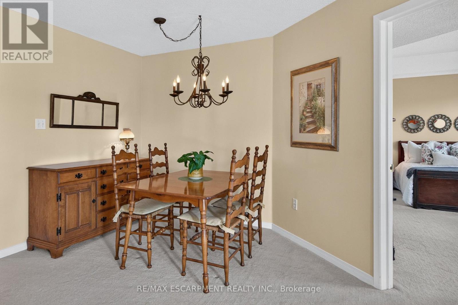 B404 - 216 Plains Road W Property Photo 11
