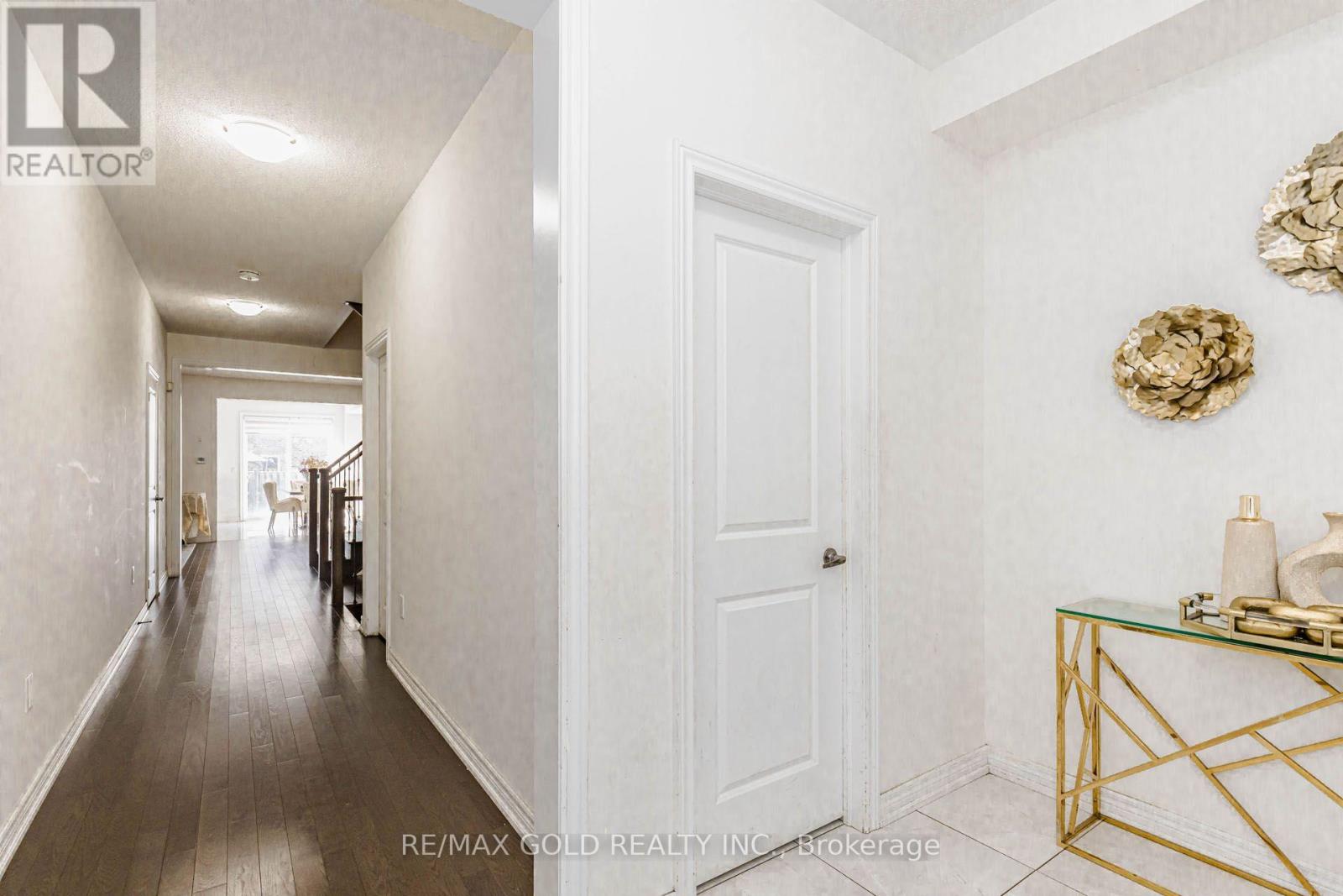 84 Palleschi Drive Property Photo 8