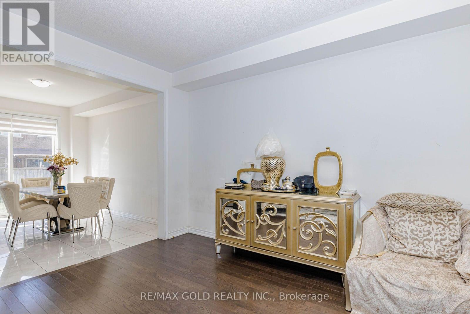 84 Palleschi Drive Property Photo 16
