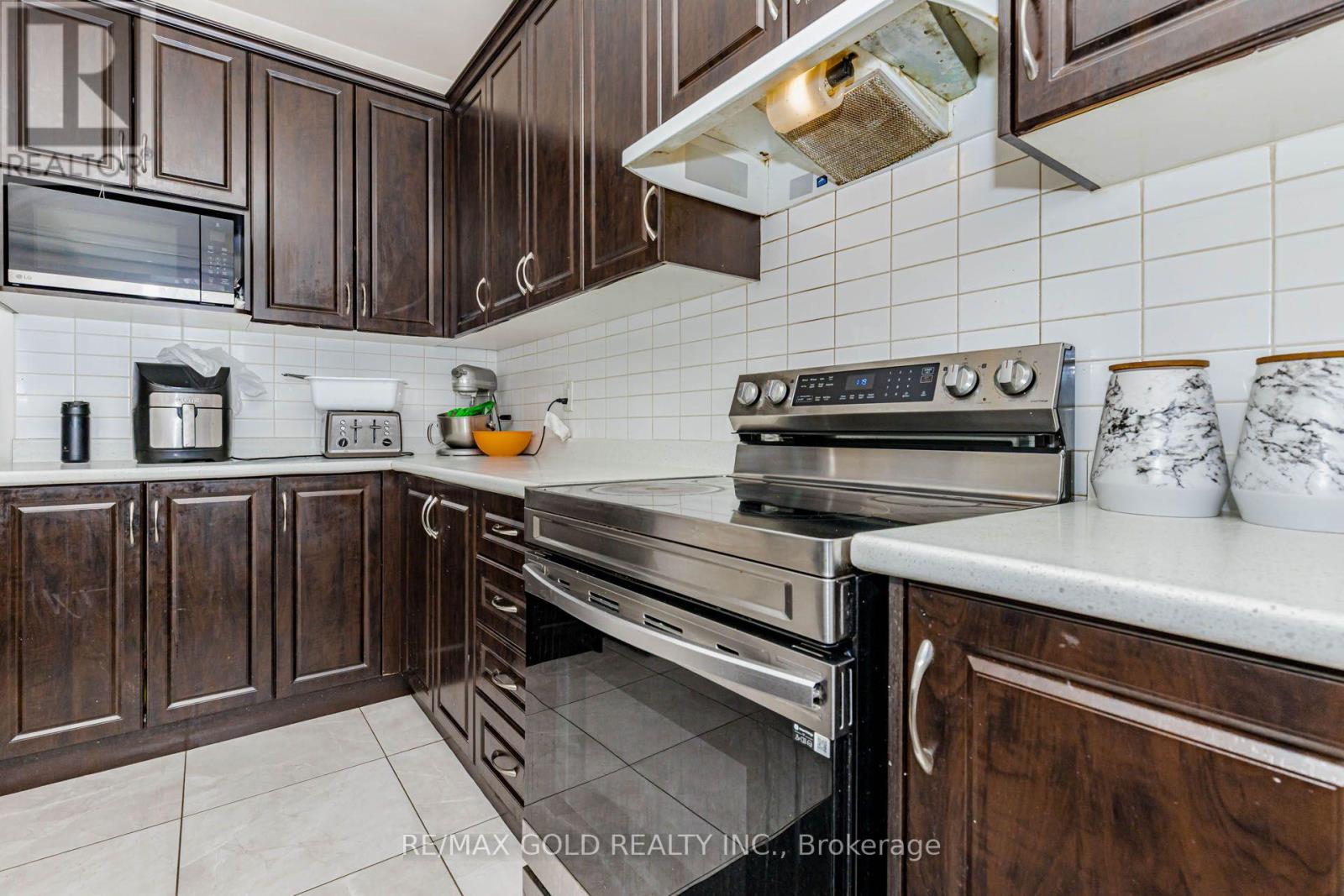 84 Palleschi Drive Property Photo 24