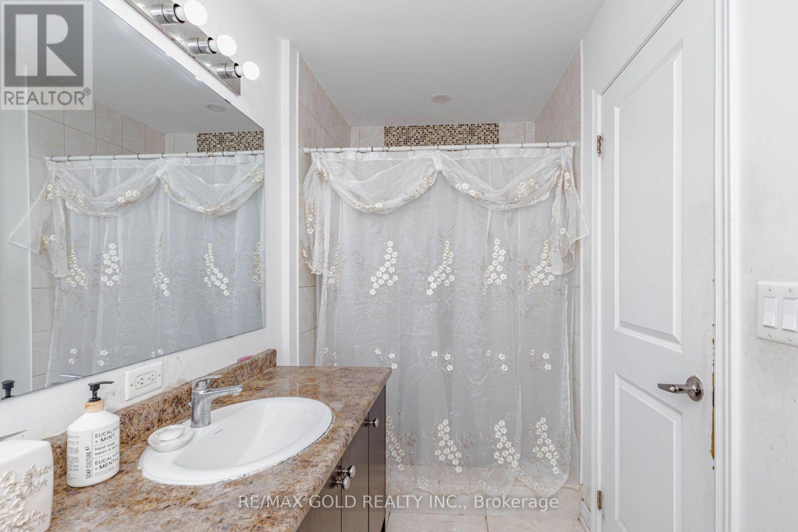 84 Palleschi Drive Property Photo 34