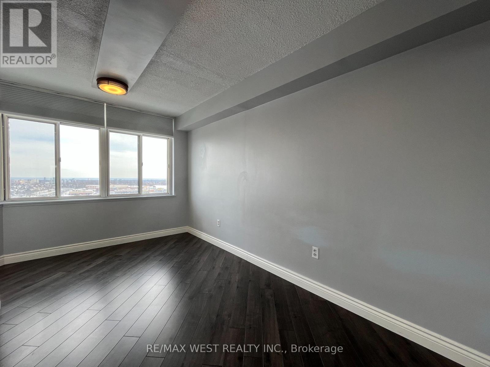1007 - 300 Webb Drive Property Photo 8