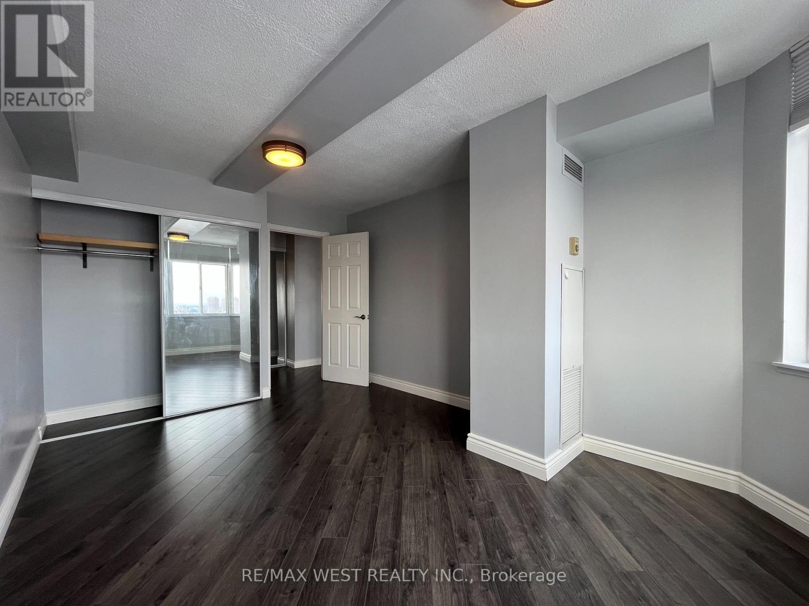 1007 - 300 Webb Drive Property Photo 9