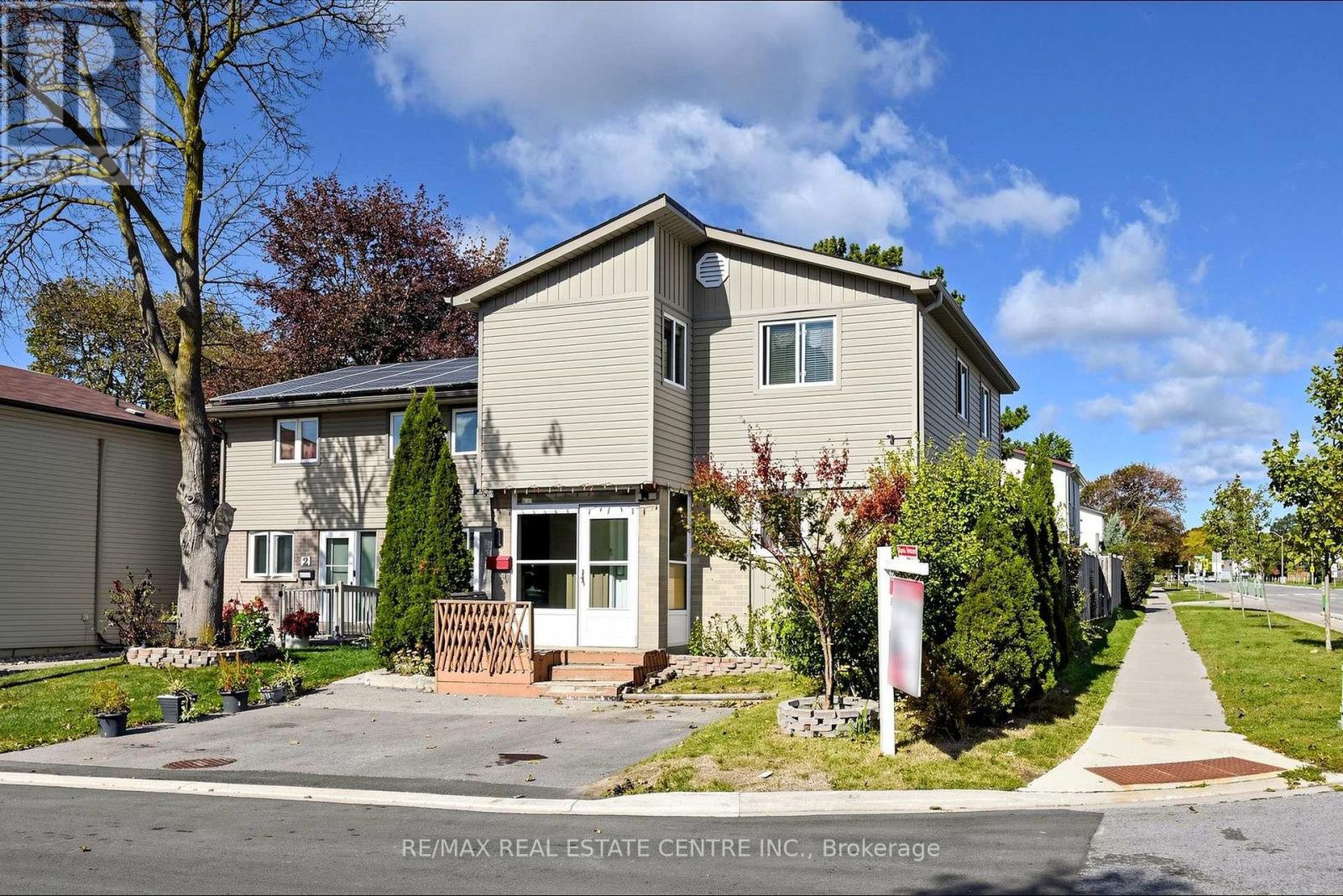 1 Hawkins Court Property Photo 2