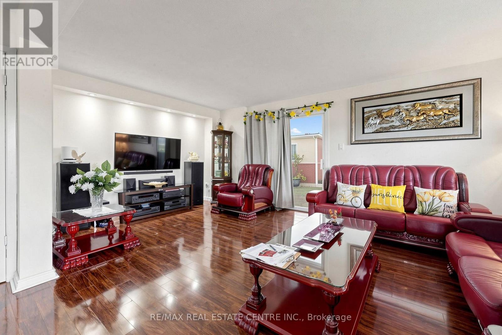 1 Hawkins Court Property Photo 4