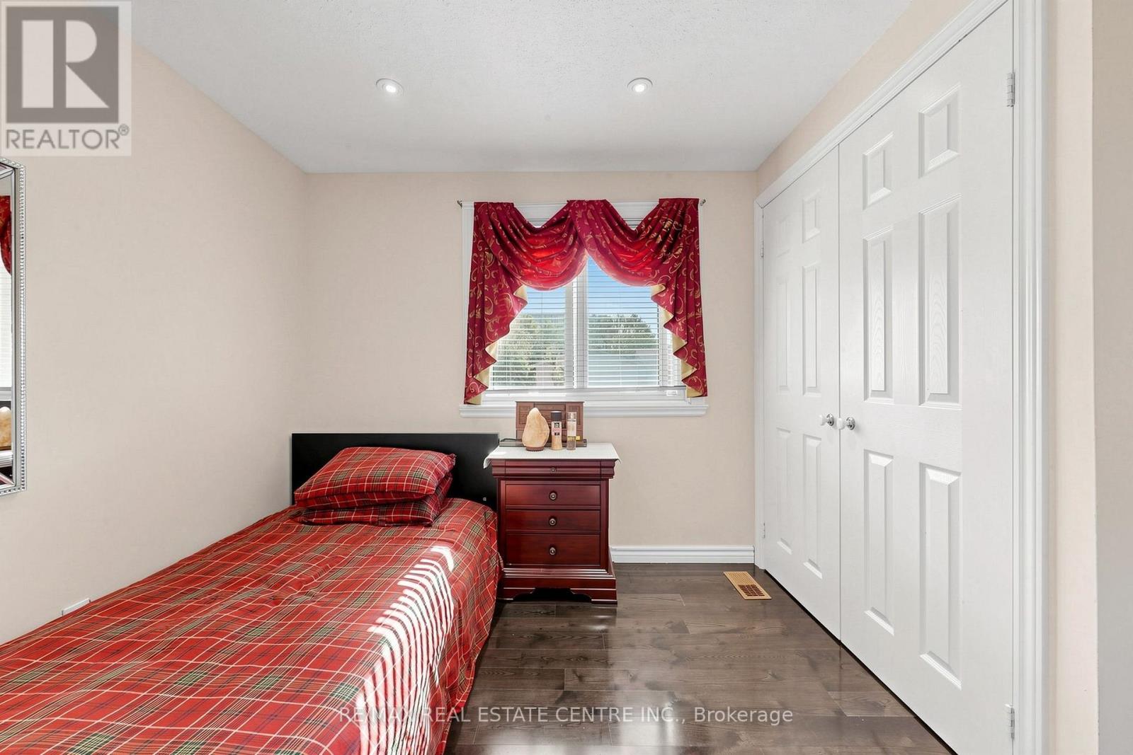 1 Hawkins Court Property Photo 18