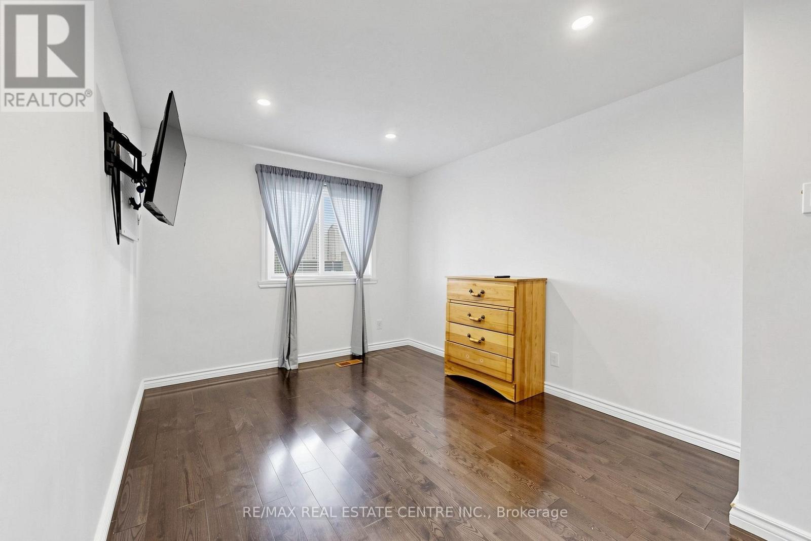 1 Hawkins Court Property Photo 21