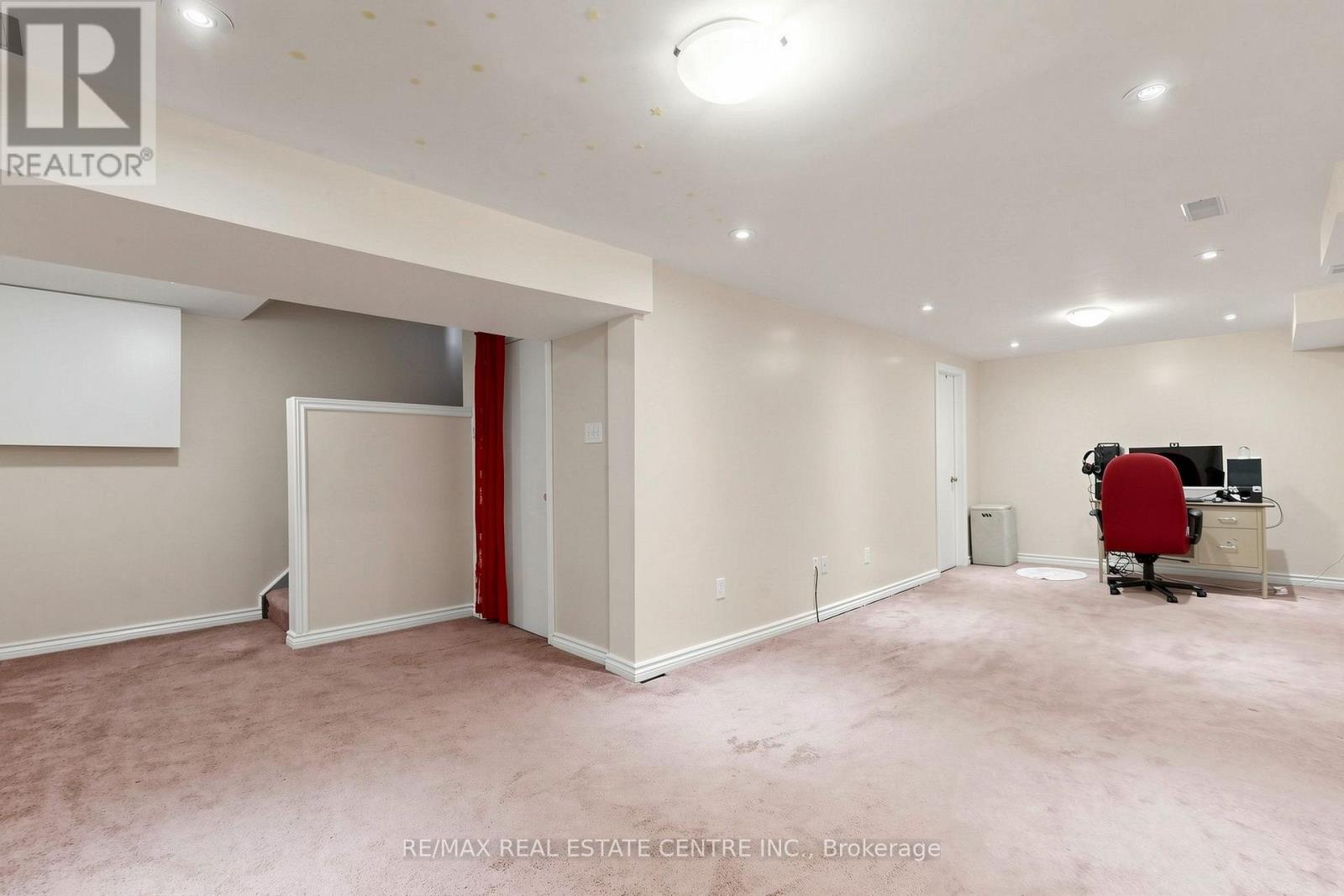 1 Hawkins Court Property Photo 30