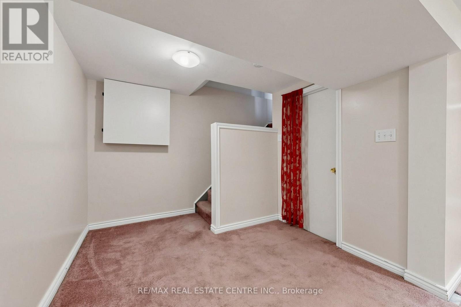 1 Hawkins Court Property Photo 31