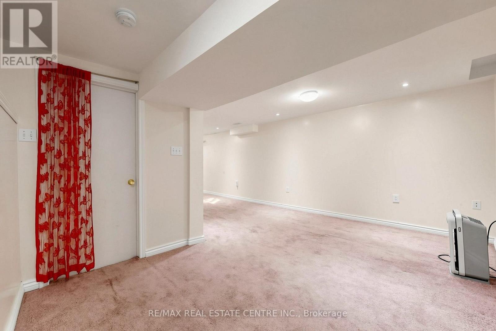 1 Hawkins Court Property Photo 32