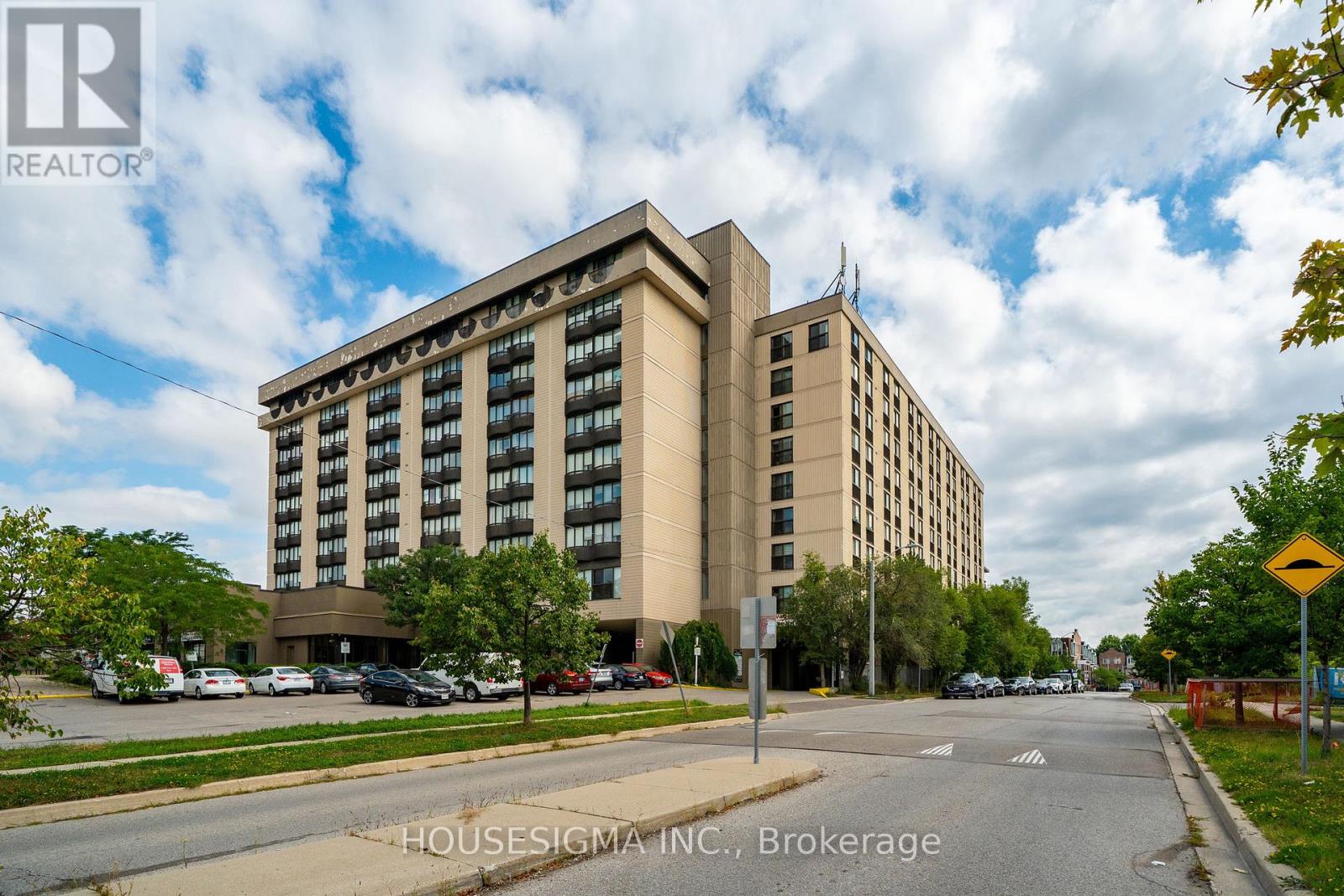 312 - 2737 Keele Street Property Photo 1