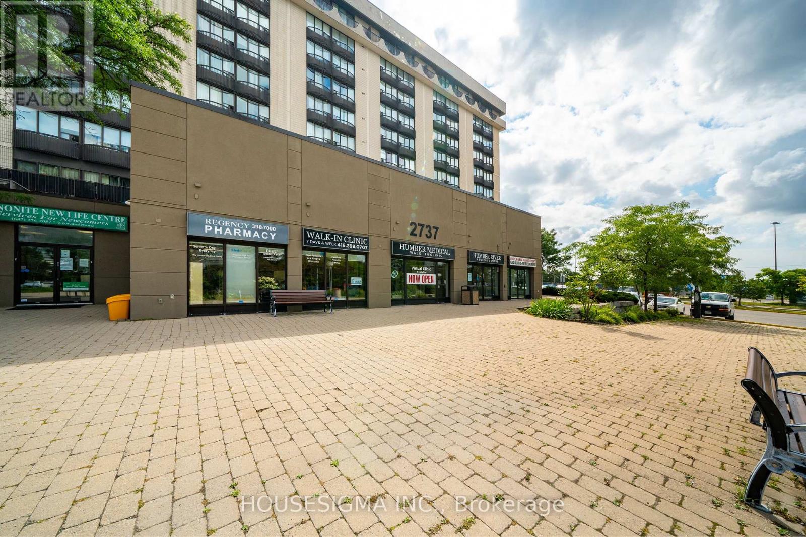 312 - 2737 Keele Street Property Photo 4
