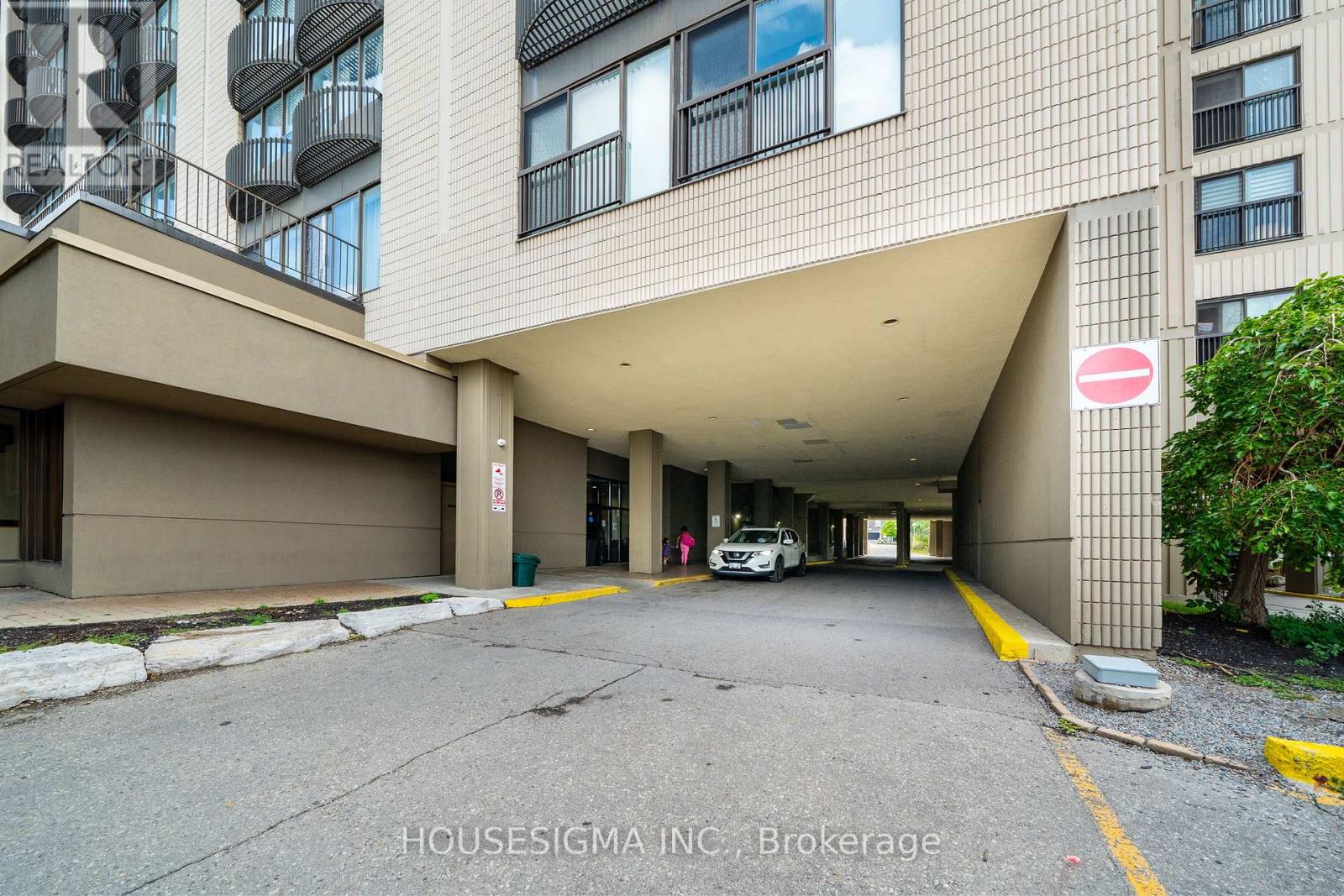 312 - 2737 Keele Street Property Photo 6