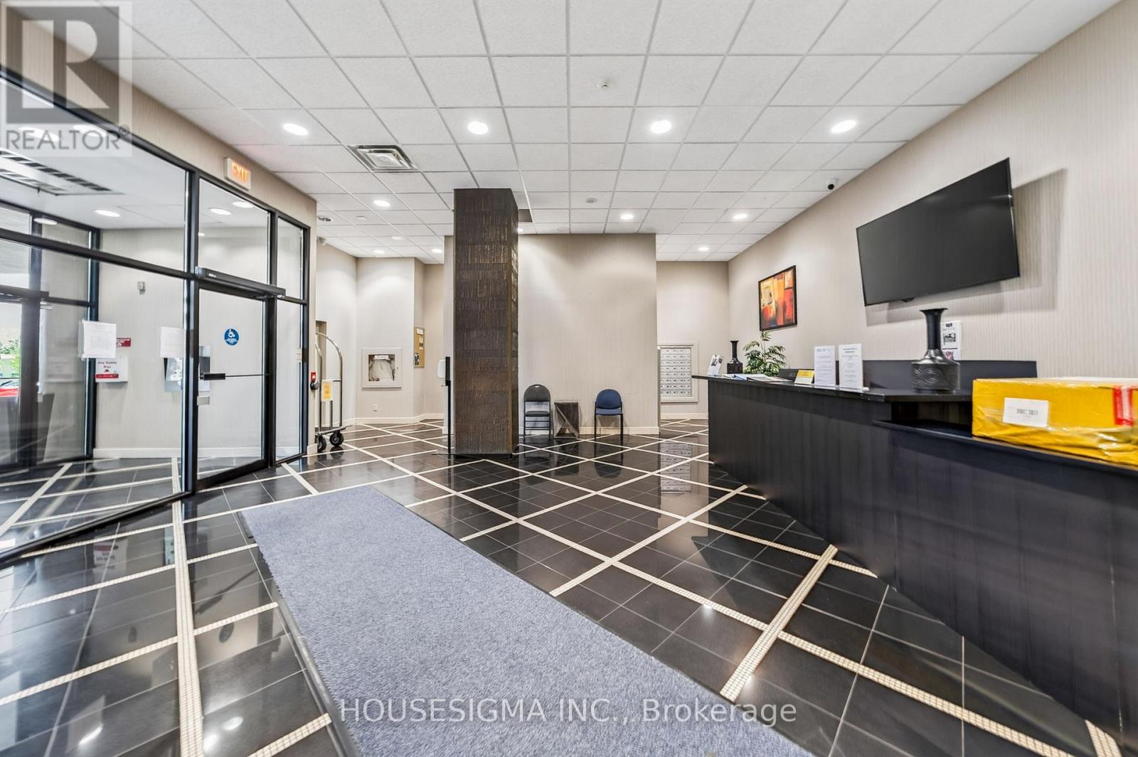 312 - 2737 Keele Street Property Photo 8