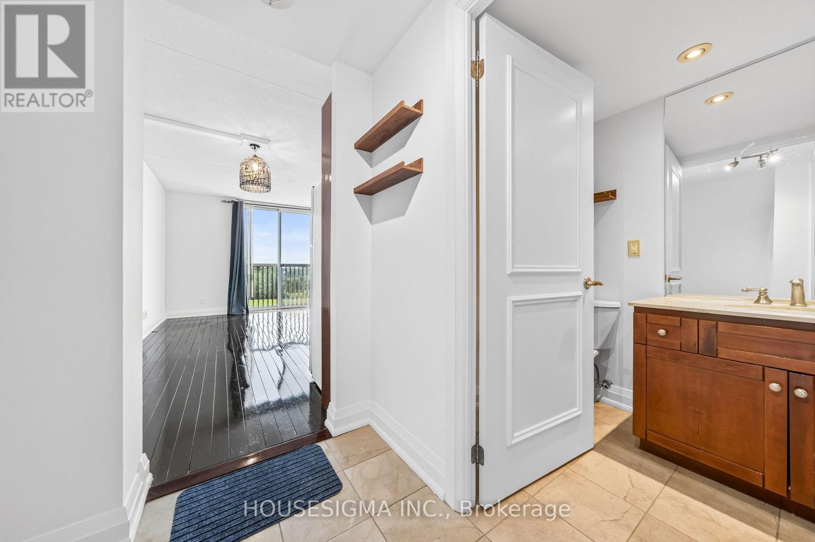 312 - 2737 Keele Street Property Photo 11