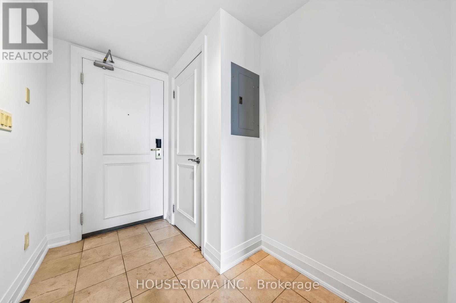 312 - 2737 Keele Street Property Photo 12
