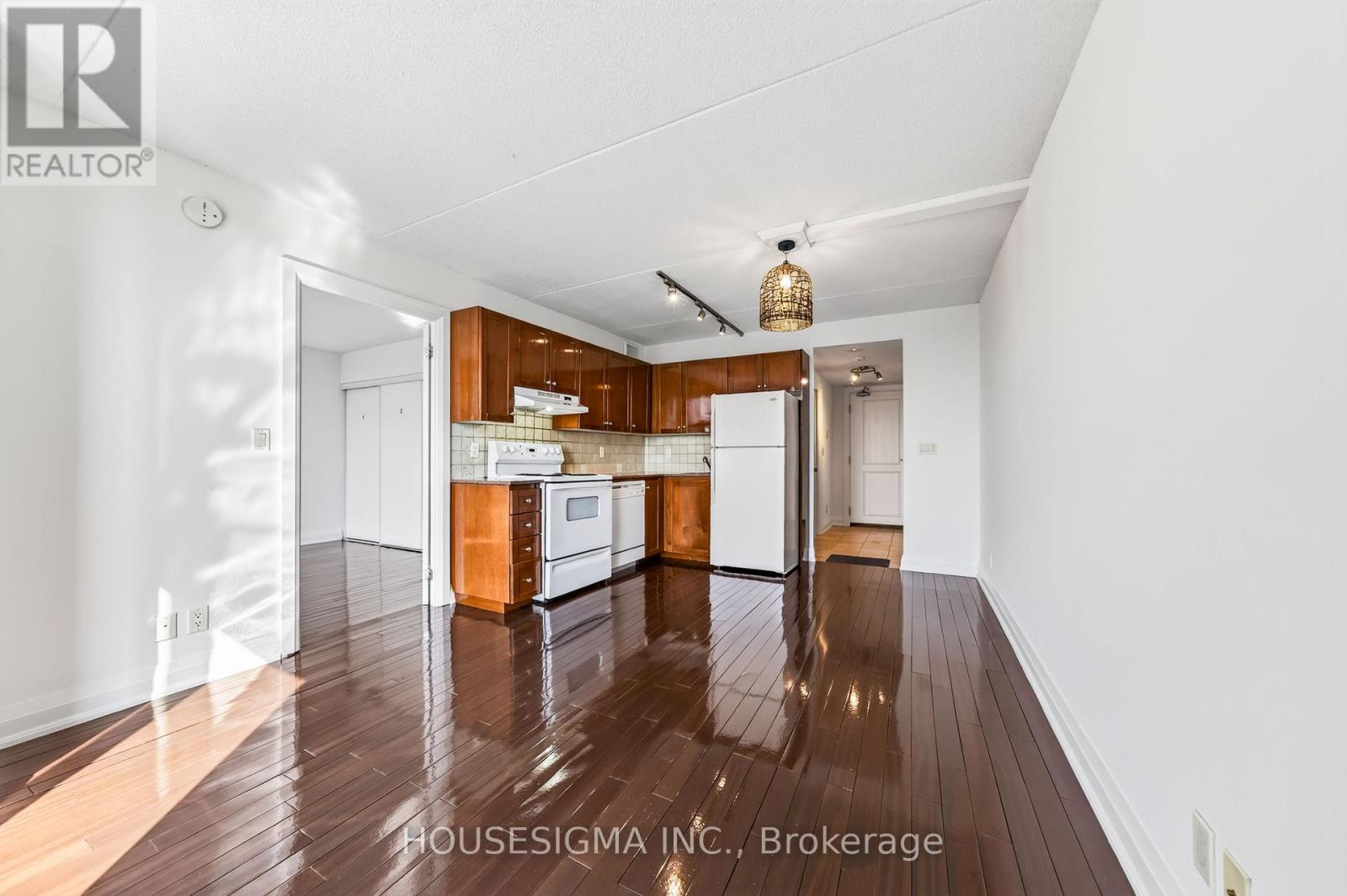 312 - 2737 Keele Street Property Photo 17