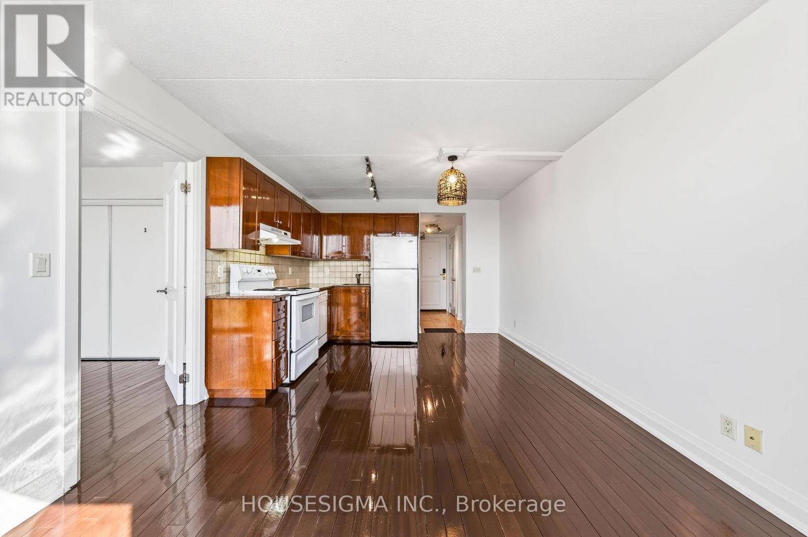 312 - 2737 Keele Street Property Photo 18