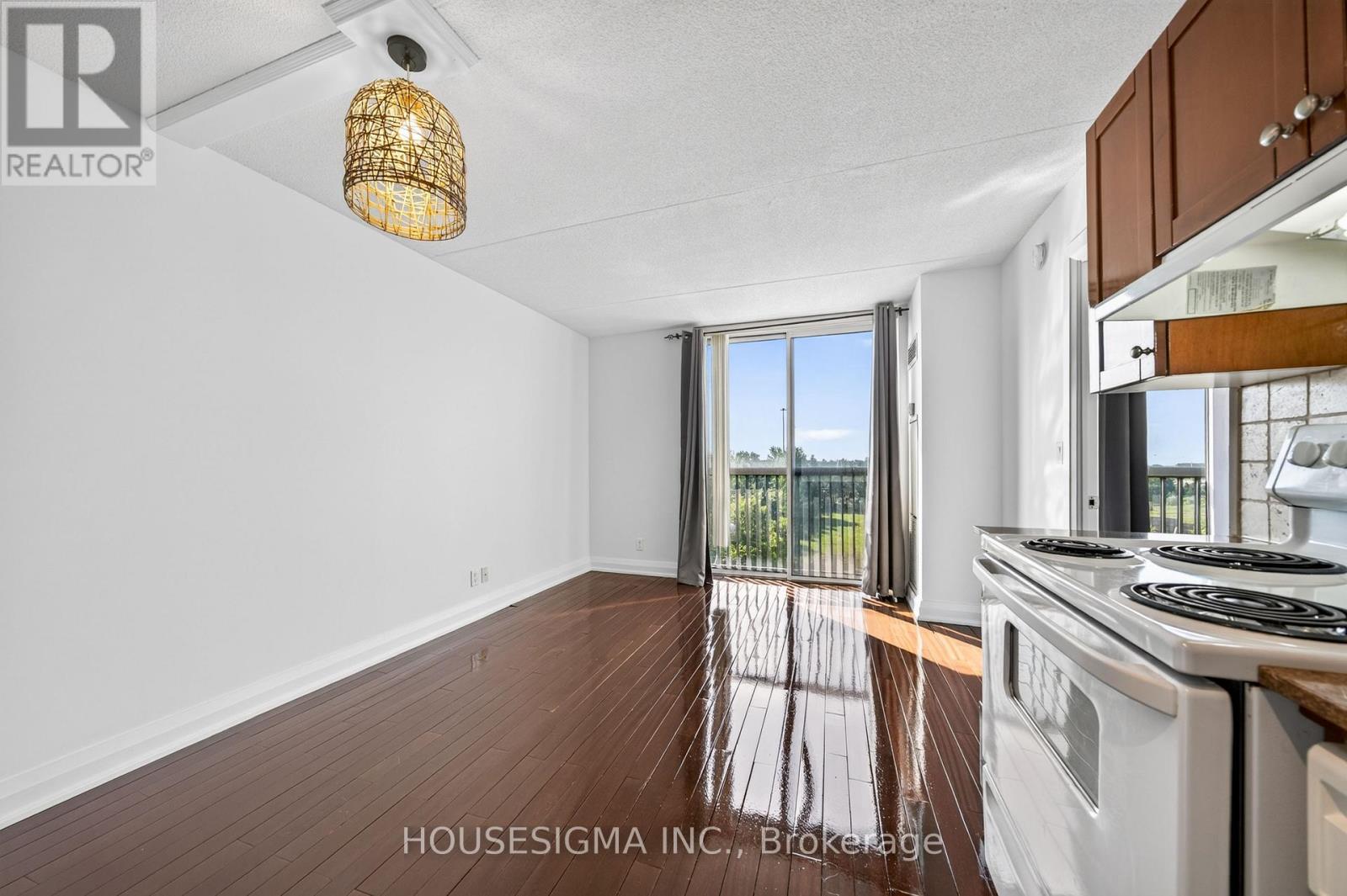 312 - 2737 Keele Street Property Photo 20