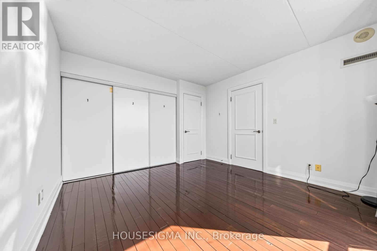 312 - 2737 Keele Street Property Photo 24