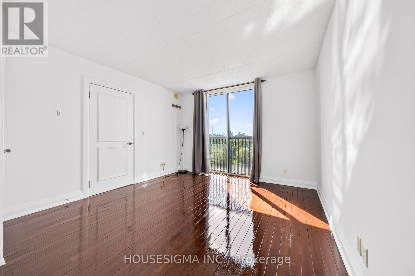 312 - 2737 Keele Street Property Photo 26
