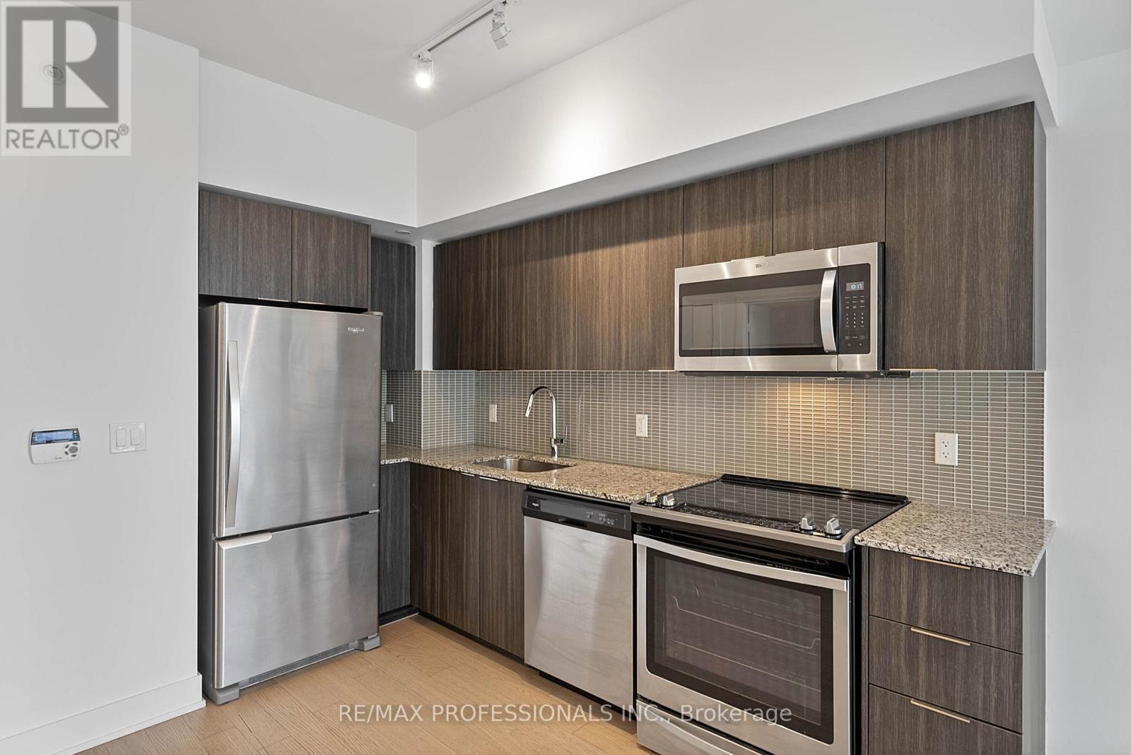 1614 - 30 Shore Breeze Drive Property Photo 8