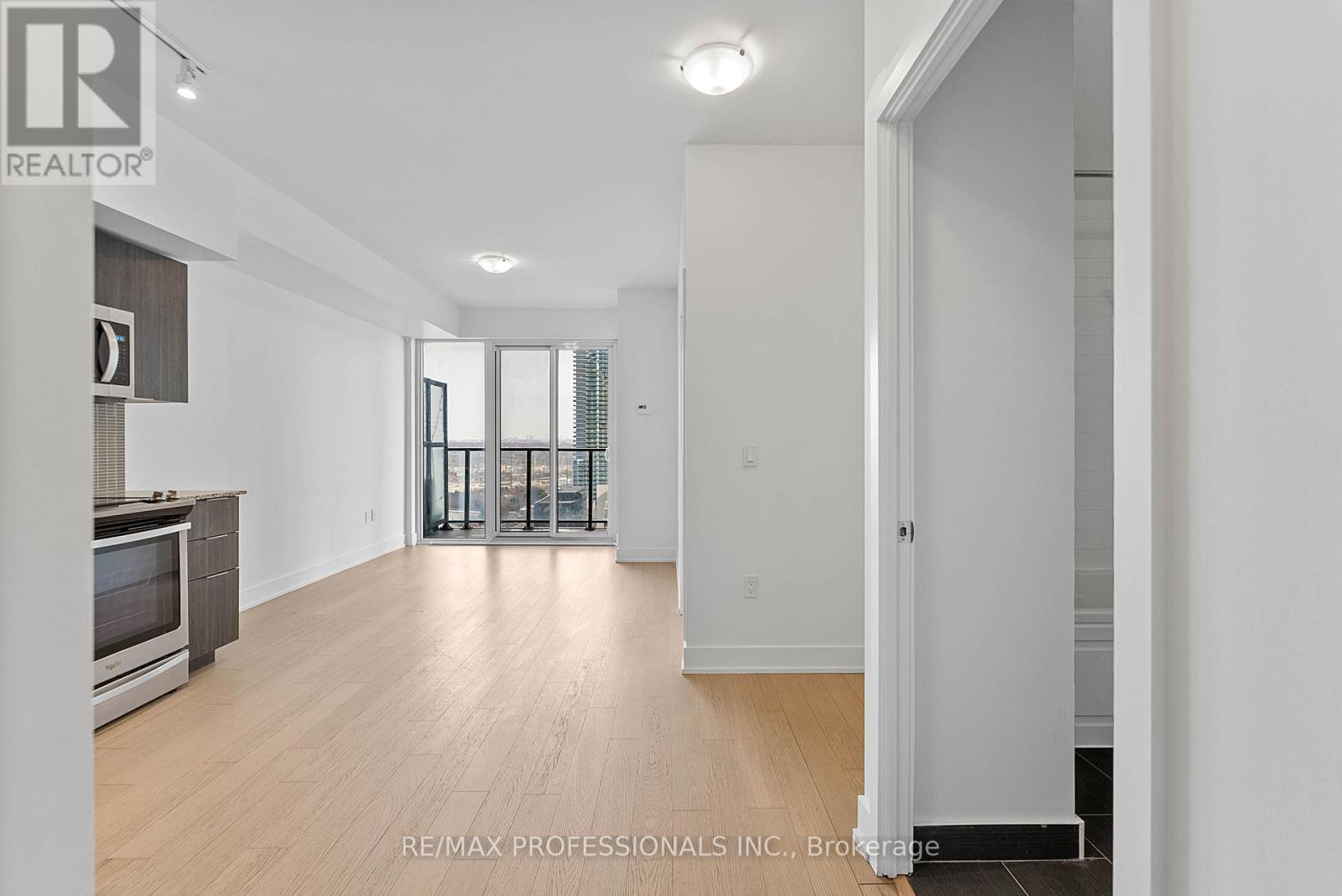 1614 - 30 Shore Breeze Drive Property Photo 15
