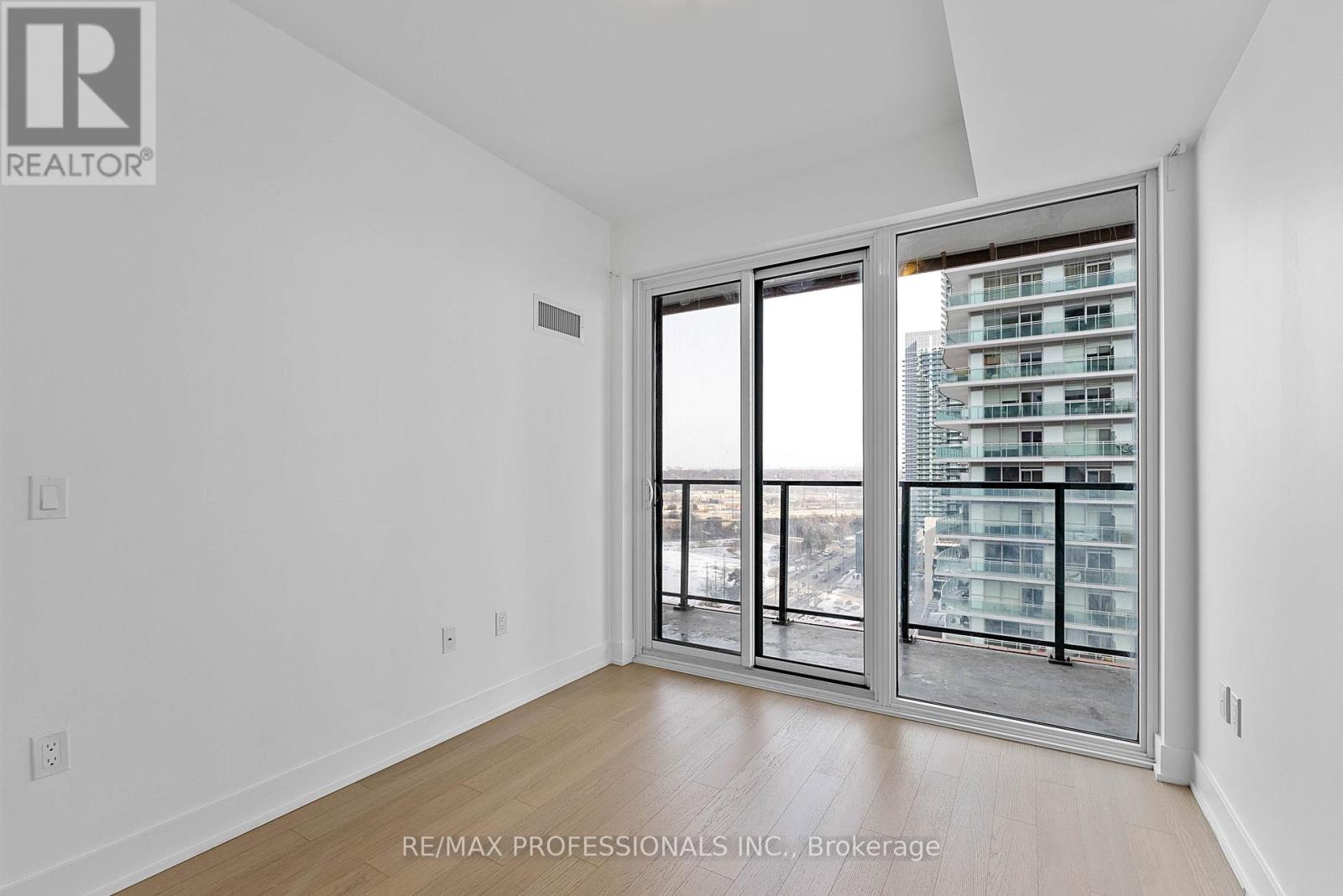 1614 - 30 Shore Breeze Drive Property Photo 21