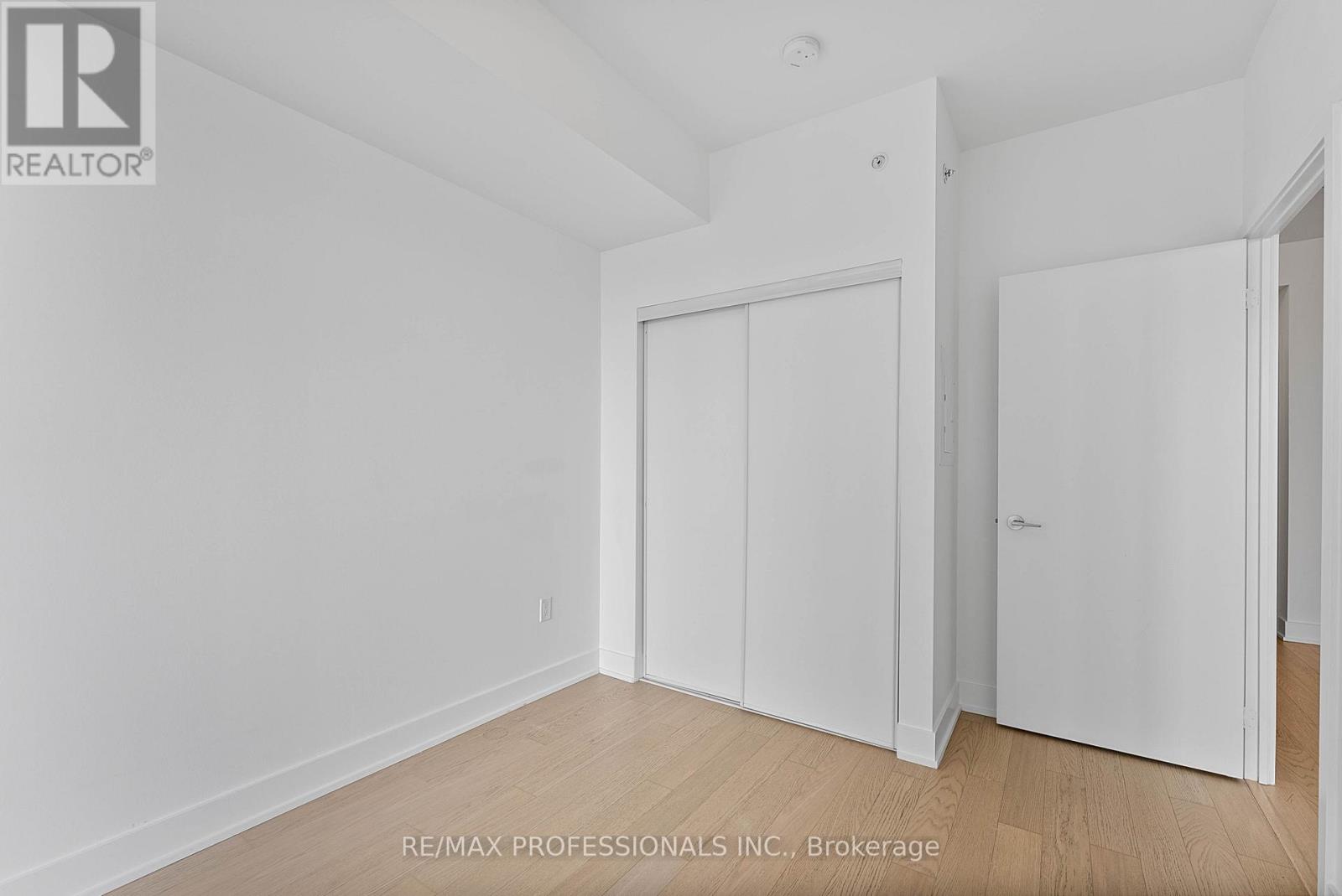1614 - 30 Shore Breeze Drive Property Photo 22