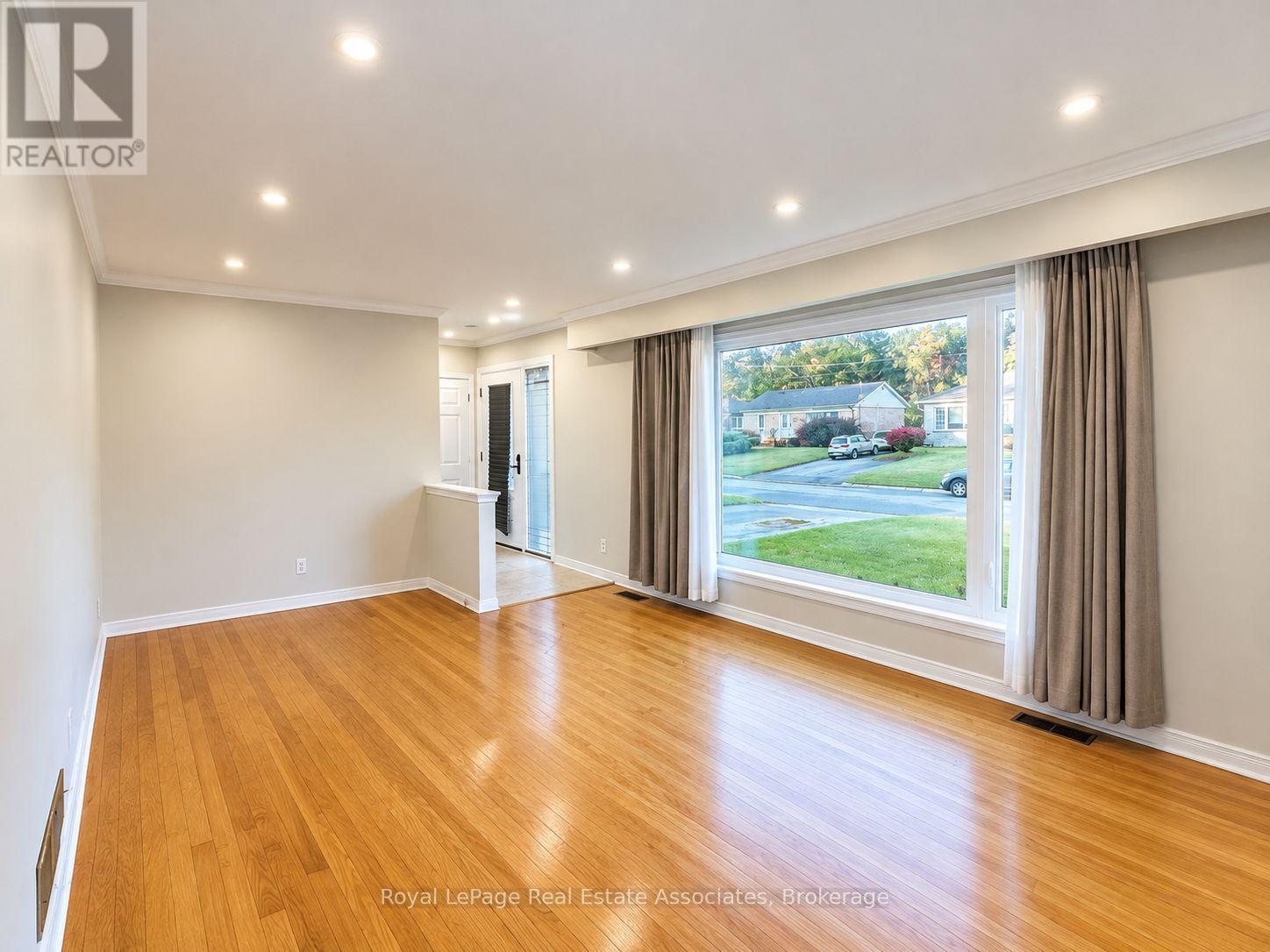 Upper - 10 Elizabeth Street Property Photo 2