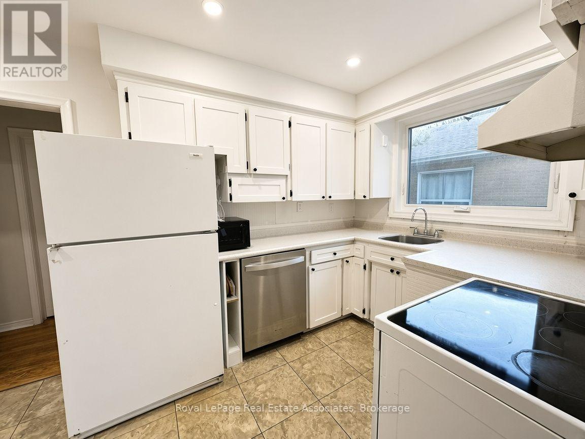 Upper - 10 Elizabeth Street Property Photo 4