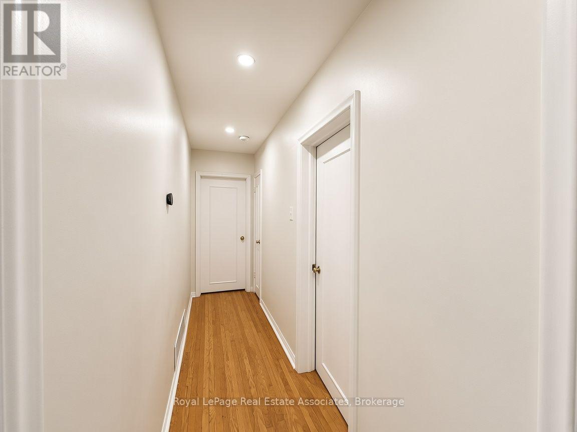 Upper - 10 Elizabeth Street Property Photo 7