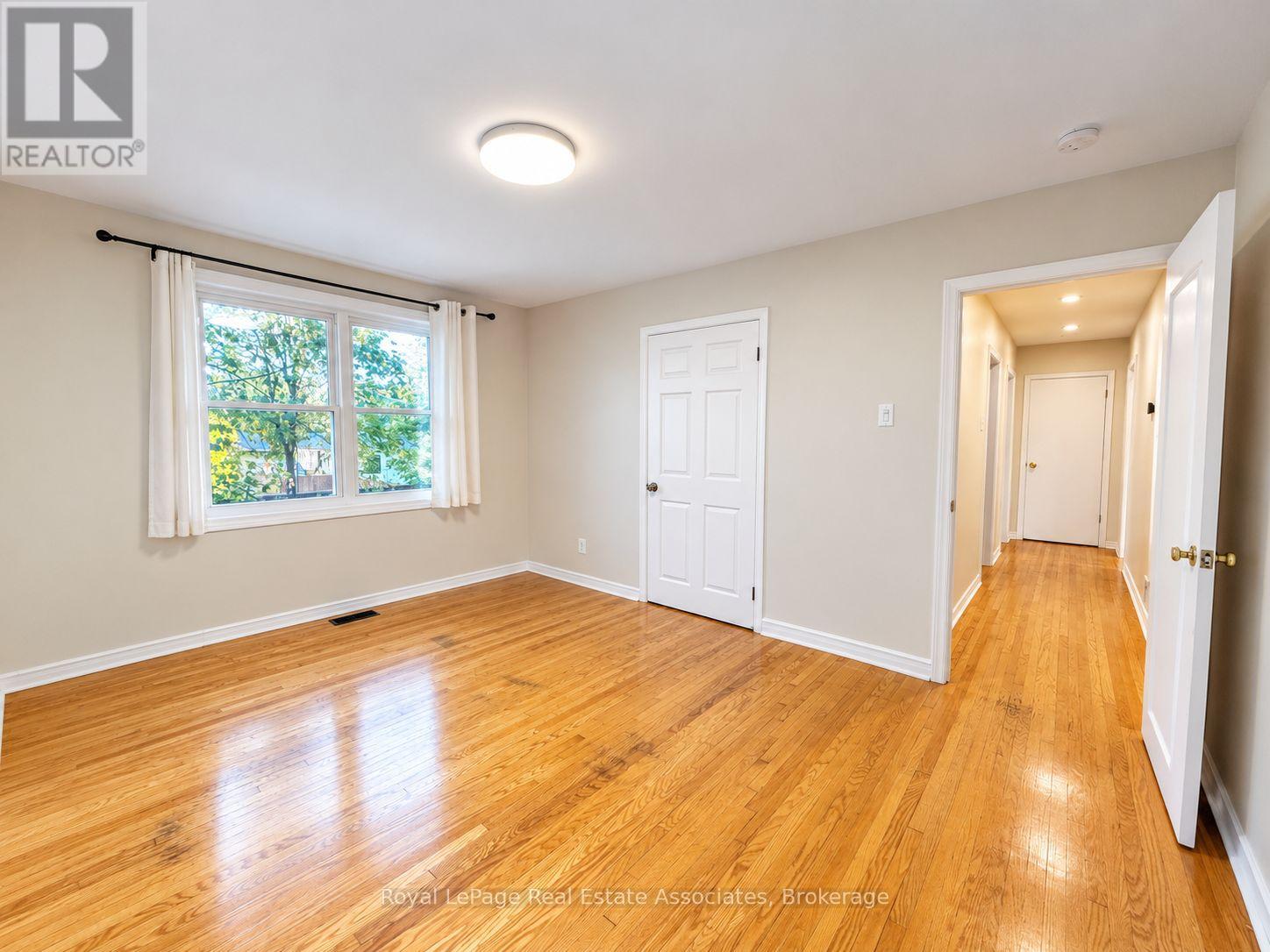 Upper - 10 Elizabeth Street Property Photo 9
