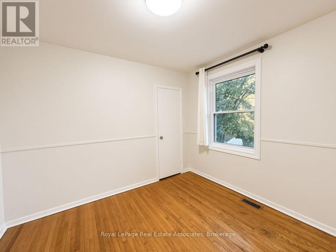 Upper - 10 Elizabeth Street Property Photo 11