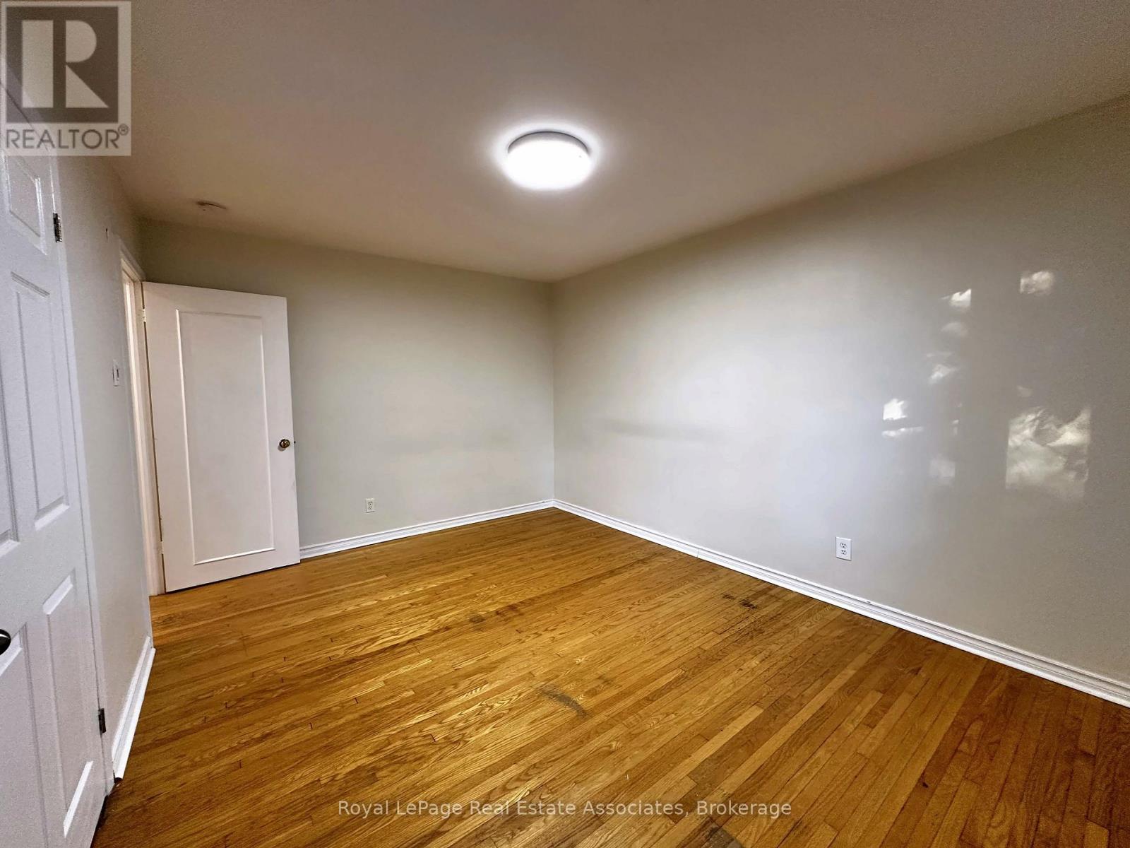 Upper - 10 Elizabeth Street Property Photo 12